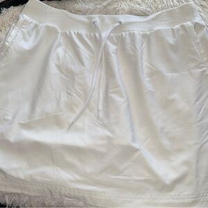 Slazenger solid white womans golf skort size XS